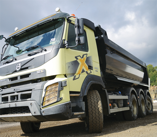 ROAD TEST: VOLVO NEW FMX 8x4 RIGID - Trucking