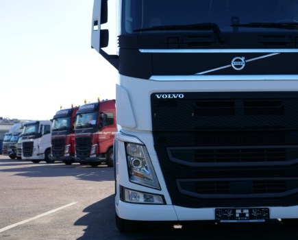 buying used trucks