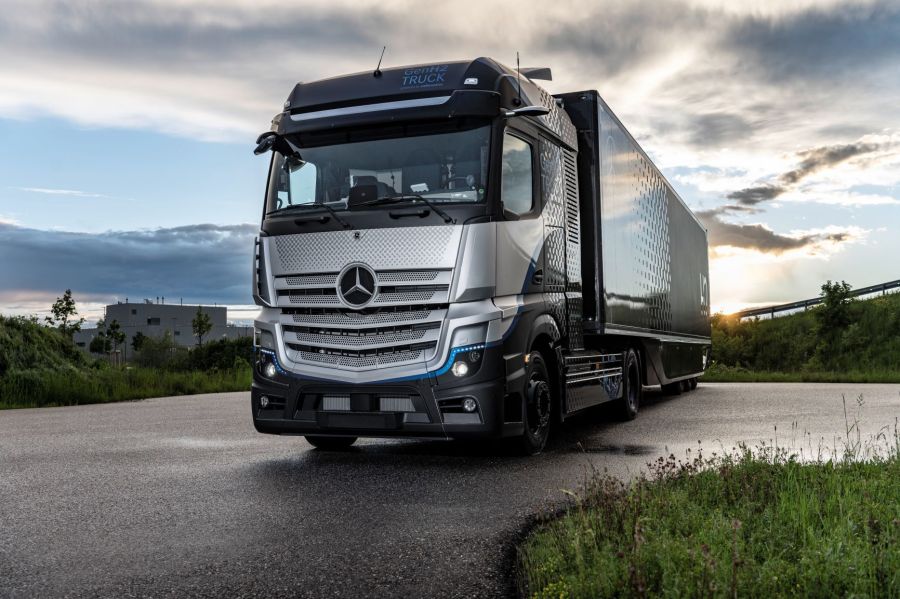 Daimler’s fuel-cell truck