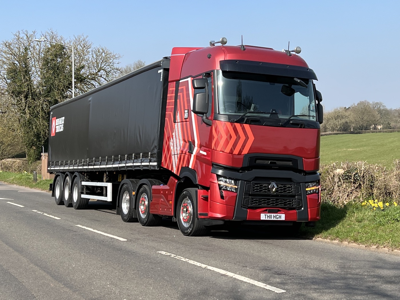 New Maxispace cab for the Renault Trucks T High - Truck reviews