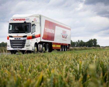 A THOUSAND THREE-AXLE TRACTOR UNITS FOR TURNERS