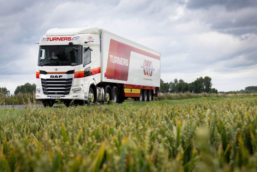 A THOUSAND THREE-AXLE TRACTOR UNITS FOR TURNERS