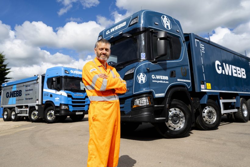 A THOUSAND THREE-AXLE TRACTOR UNITS FOR TURNERS