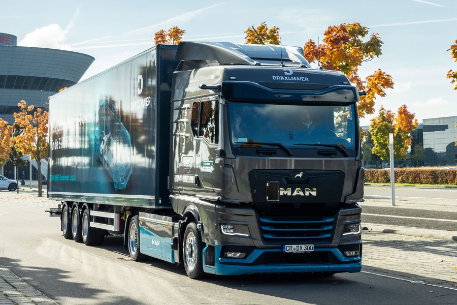 MAN Delivers First Electric Truck to DRÄXLMAIER Group