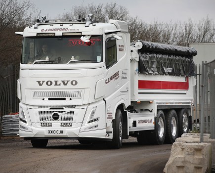 C J Hurford & Sons takes delivery of the UK’s first Volvo FH Aero 8x4 Tridem tipper