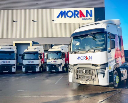 Moran Logistics expands its fleet with 20 Renault Trucks T 6x2s, supplied by RHCV