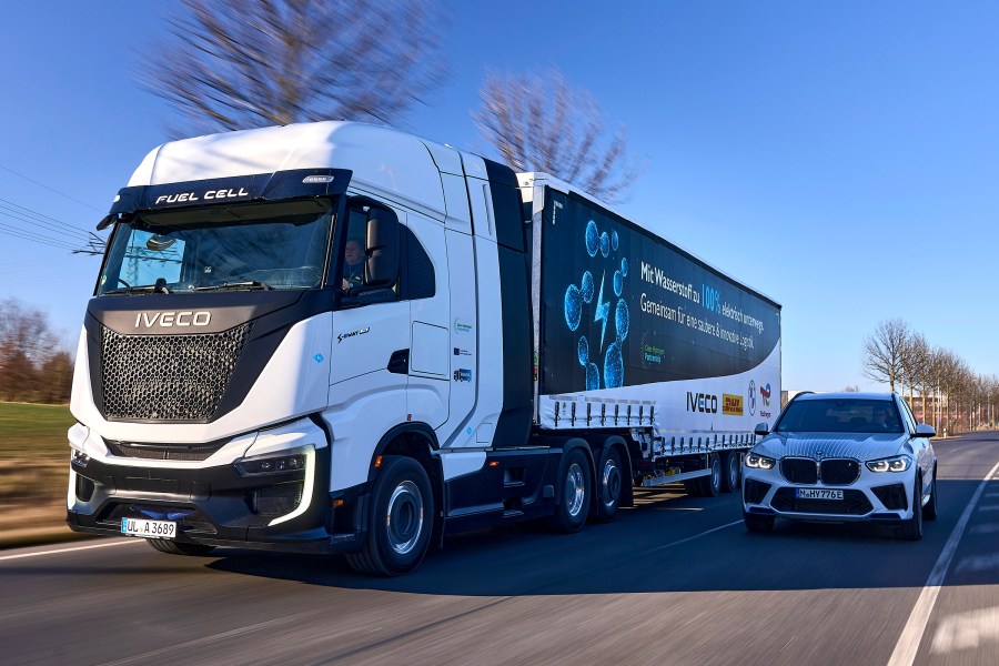 IVECO S-eWay Fuel Cell hydrogen truck delivered to BMW for the H2Haul project