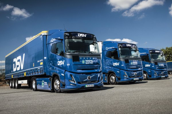 DSV Deploys UK’s First Volvo FH Aero Electric Trucks