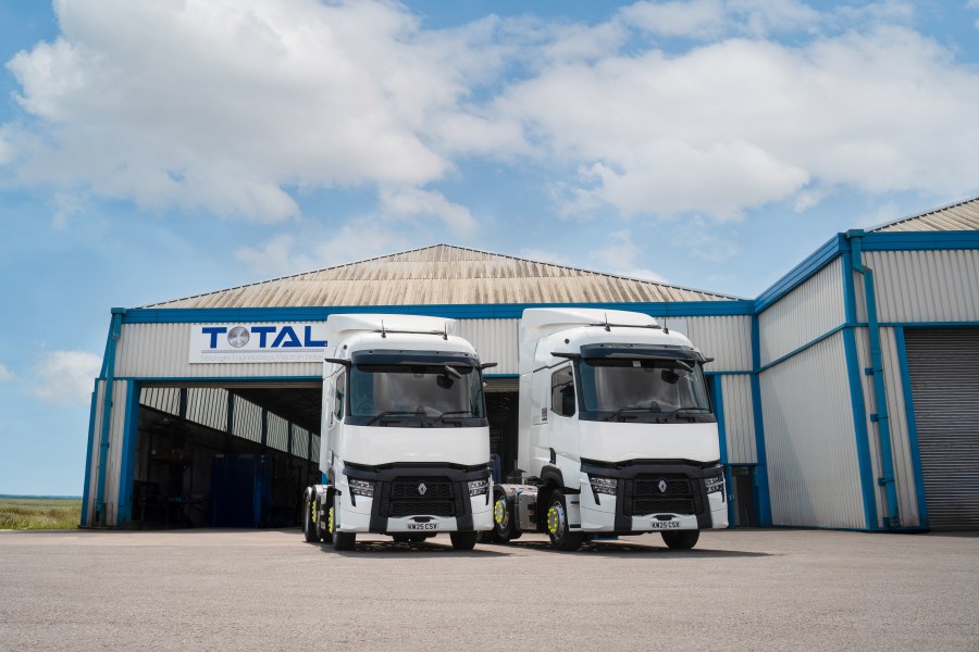 Renault T-Range joins Total Group fleet for major steel deliveries