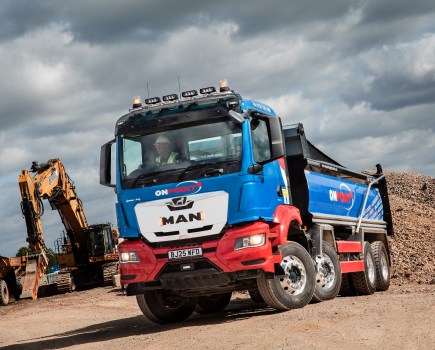 MAN TGS 8x4 tipper in Onpoint Group blue and red livery joins the fleet