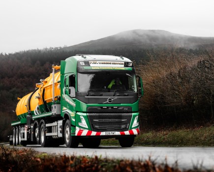 Volvo FM drawbar rigid delivered to PW Tanking Services in Emerald Green livery