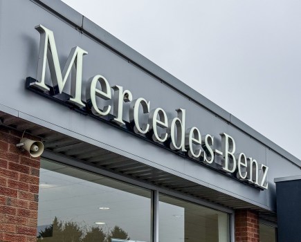 Midlands Truck & Van leads the way as UK’s first 100% eReady Mercedes-Benz dealership