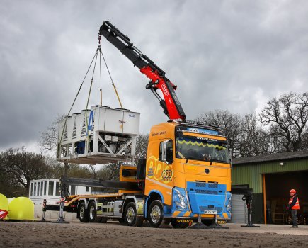 Mac’s Truck Rental PPC Group Volvo FH 500 and Scania P500 crane trucks in operation