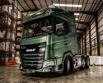 DAF Emerald Edition XG+ special edition tractor unit displayed ahead of its RTX 2026 debut.