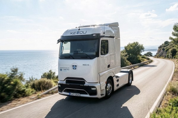 KEYOU HICE.40 hydrogen combustion tractor unit based on the Mercedes-Benz Actros, developed through a partnership between Daimler Truck and KEYOU