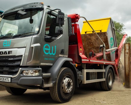 Ellete Waste fleet of DAF skip loaders and hook loader supplied by Mac’s Truck Rental