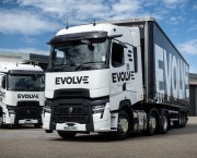 ine-up of new Evolve Haulage Renault Trucks T High 520 tractor units following delivery of 14 vehicles